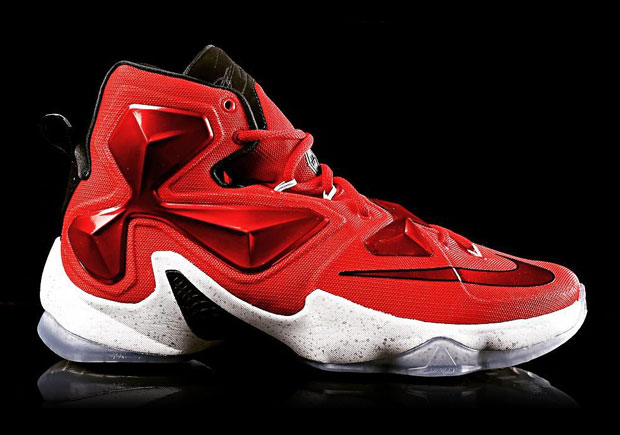 lebron-13-red-1